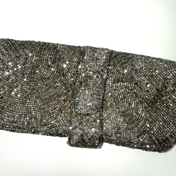MOYNA New York, Hand Beaded Silver Clutch - Picture 9 of 11